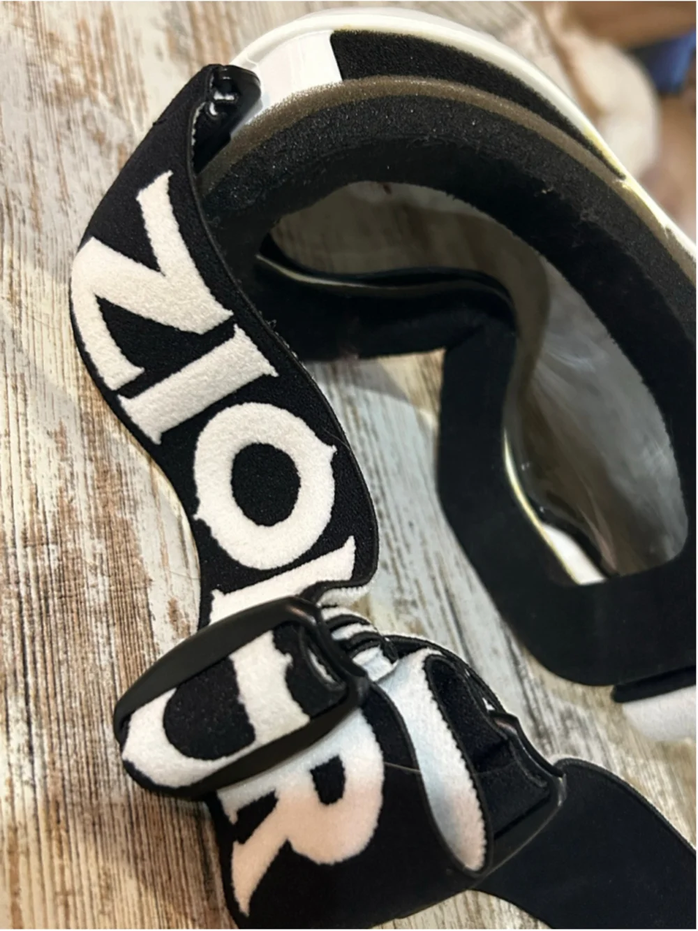 Unisex White and Black Ski Snowboard Goggles